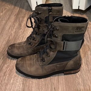 Sorel Womens Emelie Conquest Boot in green